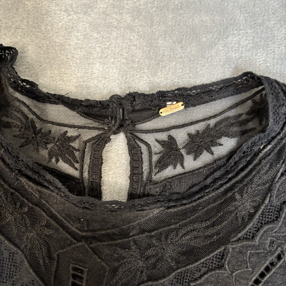 FREE PEOPLE Black Lace Top size XS Whimsigoth Fairy Bohemian - Picture 4 of 6